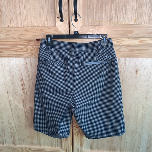 Under Armour black/gray checkered plaid shorts size 28 - Picture 3 of 5